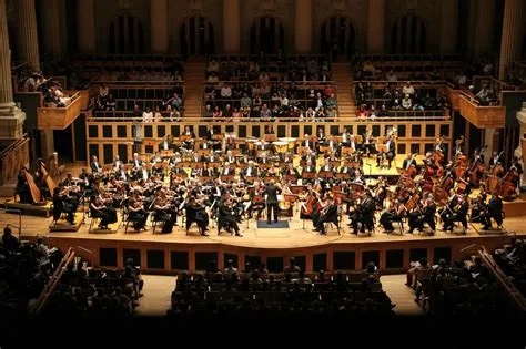 The São Paulo Symphony Orchestra Concert: Featuring Seu Jorge's Soulful Melodies in a Tropical Paradise!